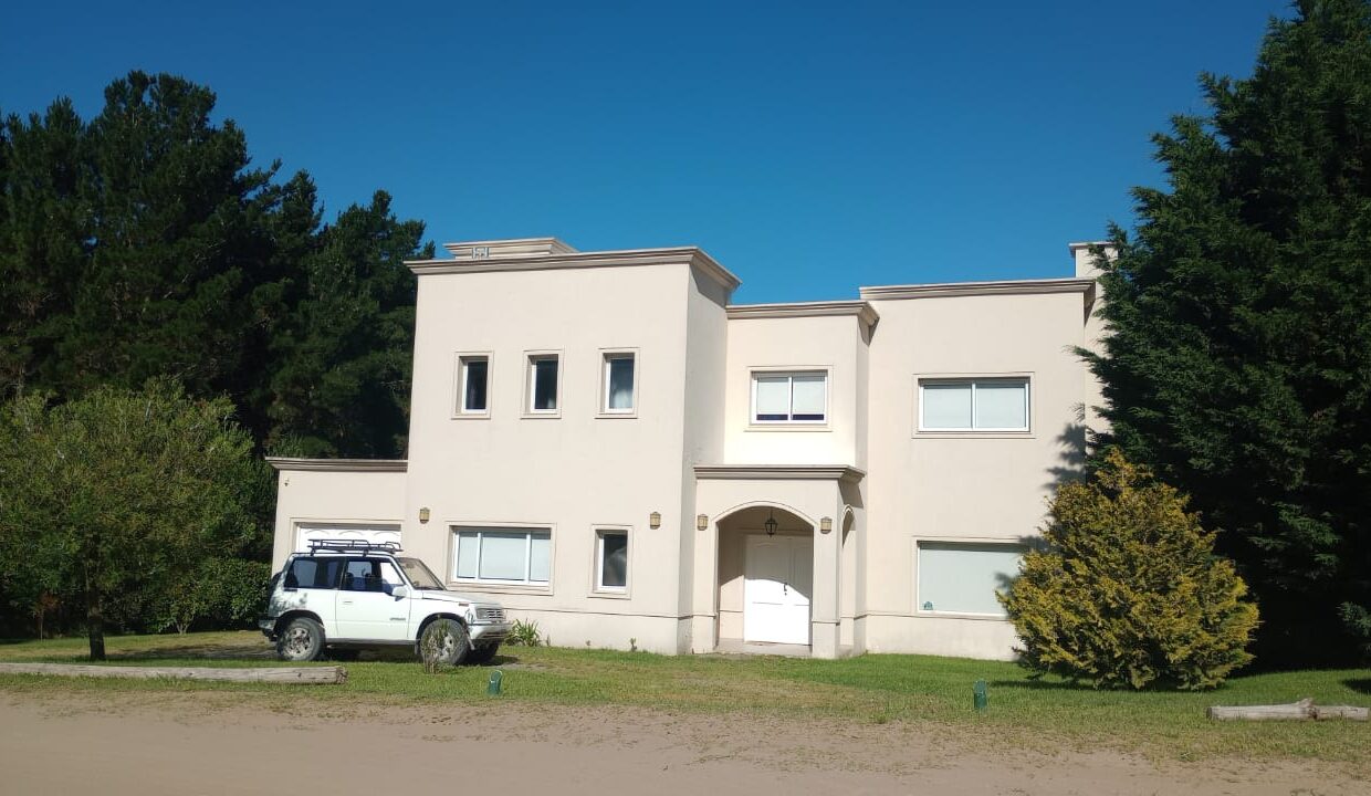 WhatsApp Image 2024-12-12 at 12.38.04 (1)