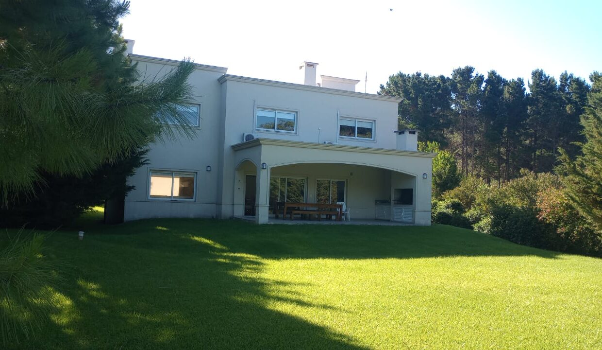 WhatsApp Image 2024-12-12 at 12.38.04 (2)